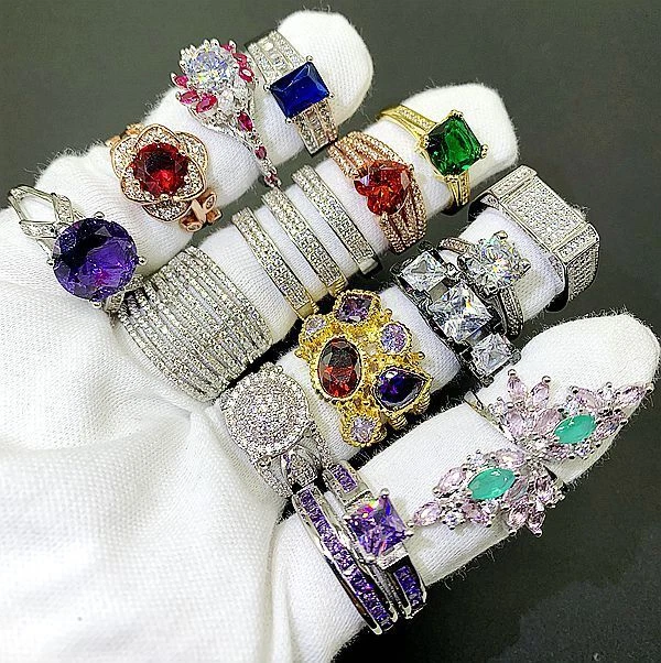 Jewelry-Liquidation-Pallet-1-1.webp
