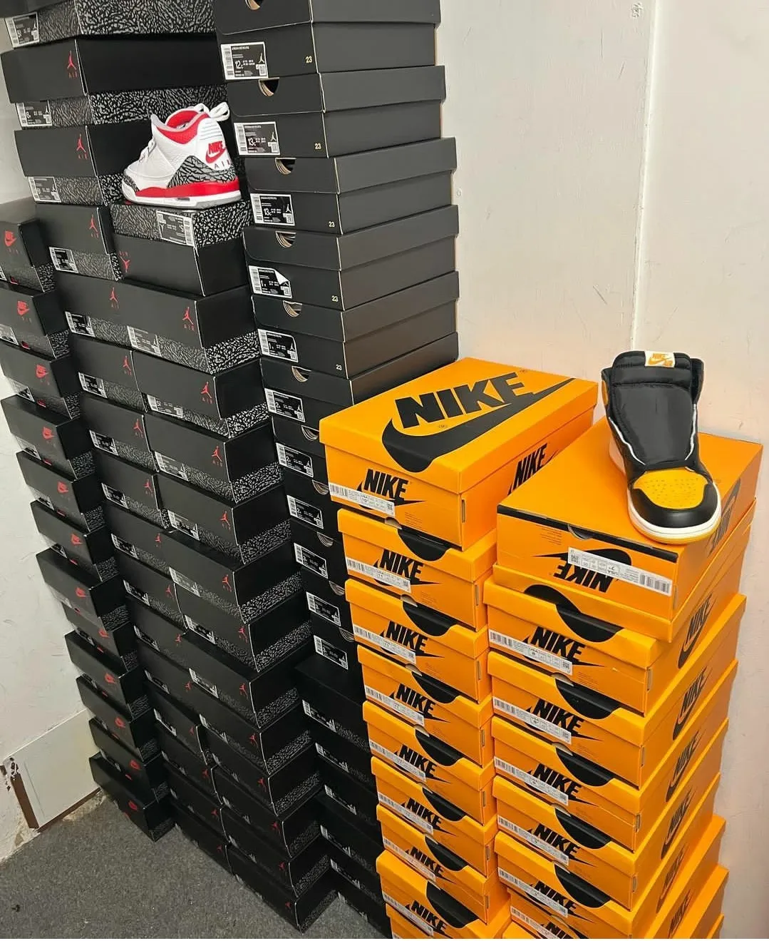 Sneakers-Pallets-for-sale.webp
