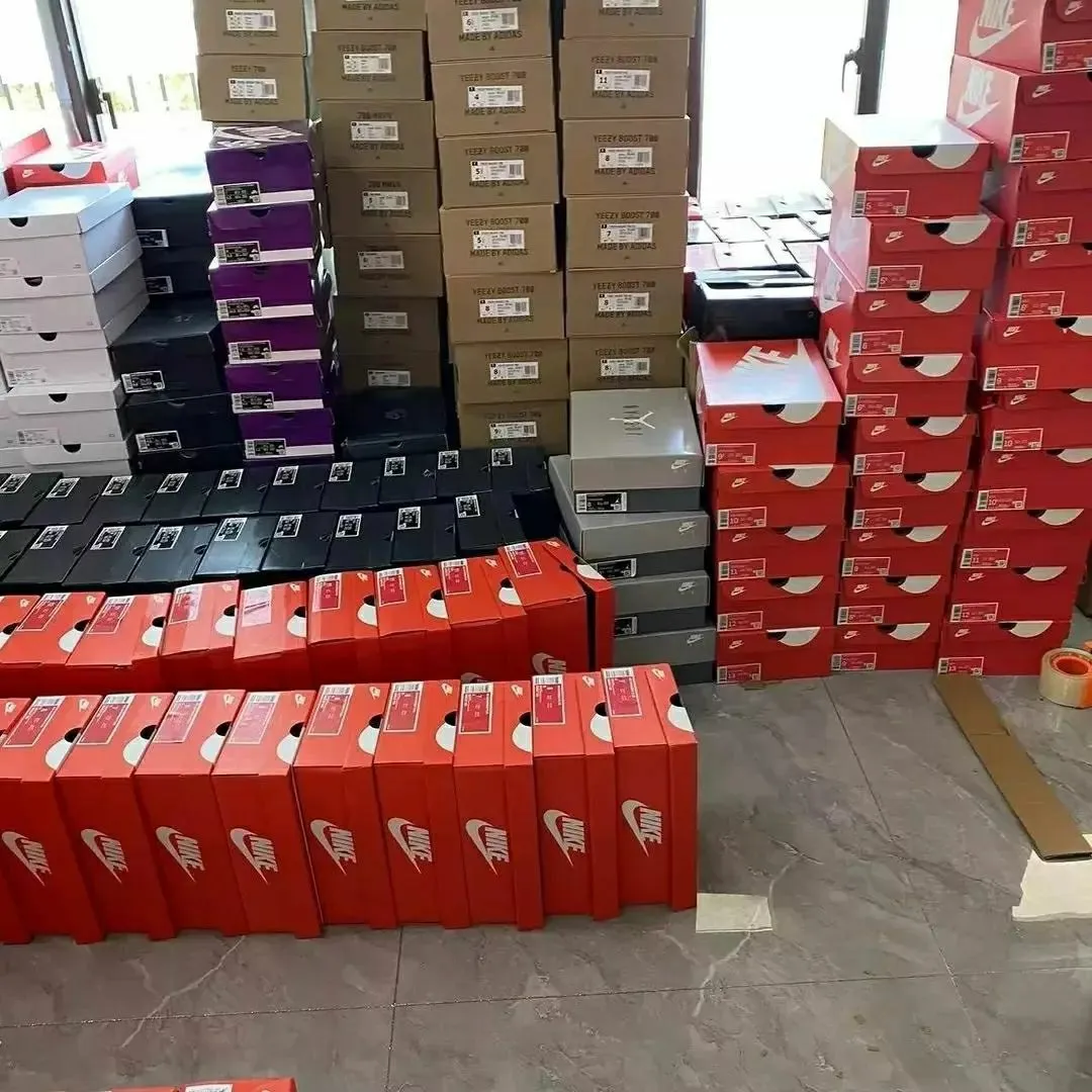 Sneakers-Pallets.webp