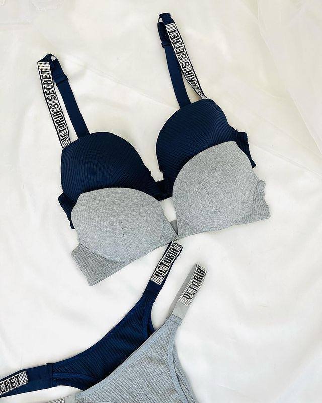 Victoria-secret-underwear-pallets-27.jpg