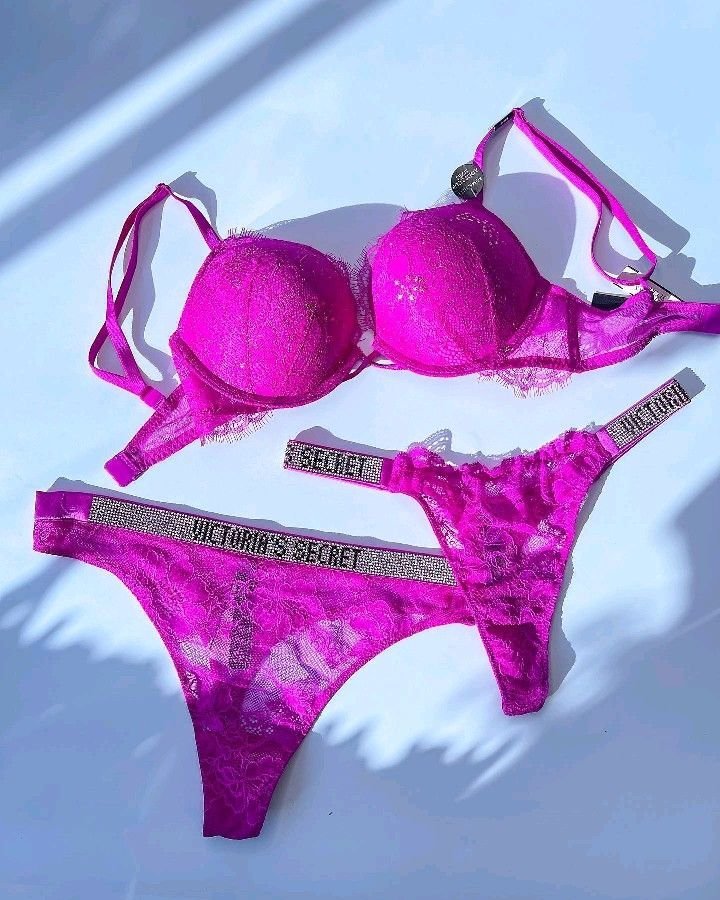 Victoria-secret-underwear-pallets-7.jpg