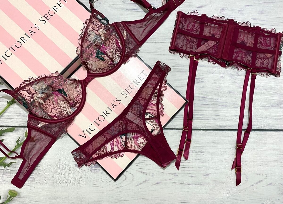 Victoria-secret-underwear-pallets-8.jpg