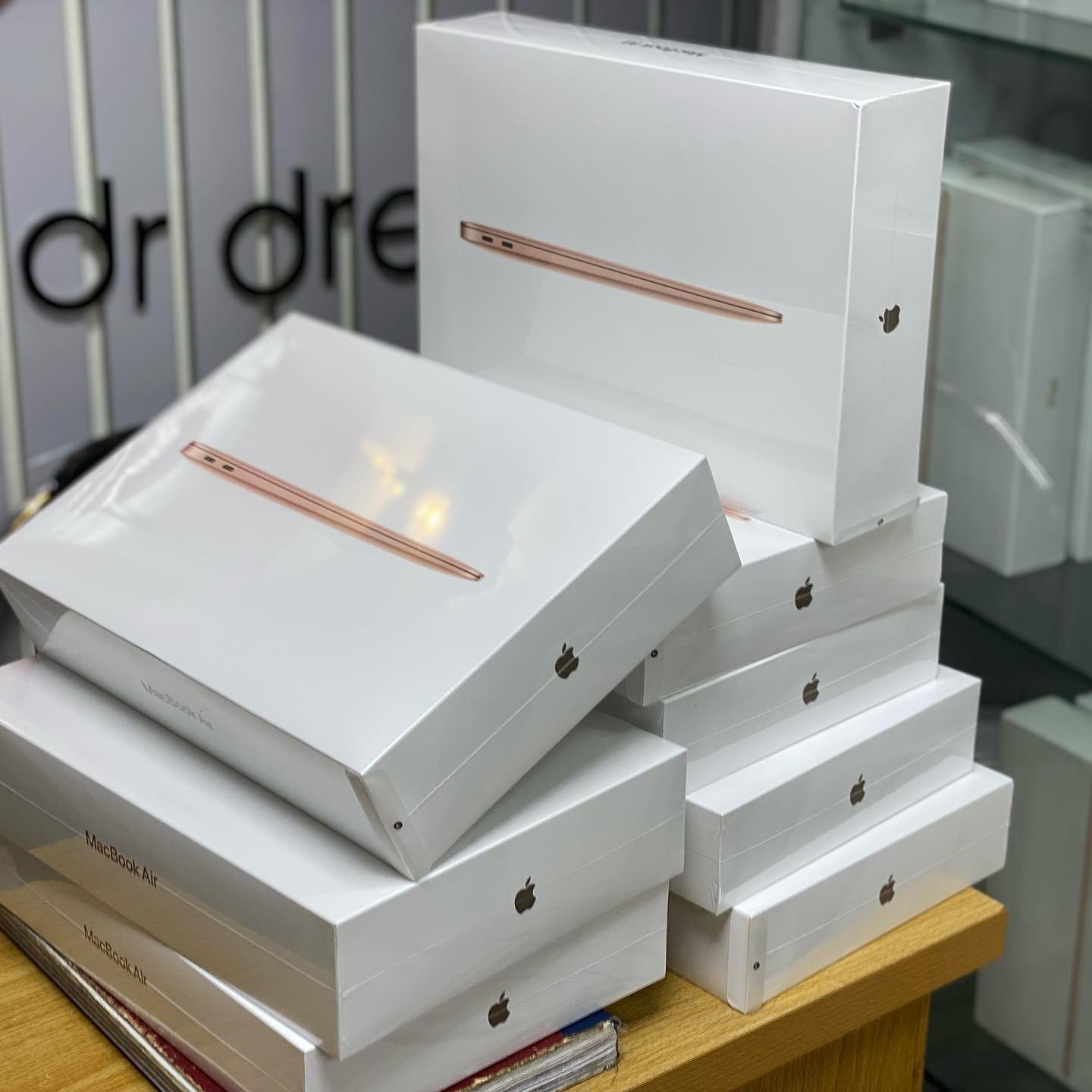 macbook-air-pallets.jpg